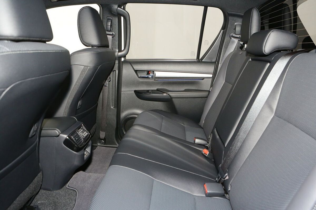 2025 Toyota Hilux Rogue 48V GUN126R 4X4