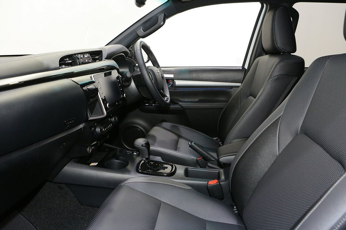 2025 Toyota Hilux Rogue 48V GUN126R 4X4