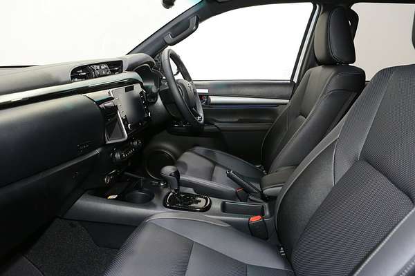 2025 Toyota Hilux Rogue 48V GUN126R 4X4