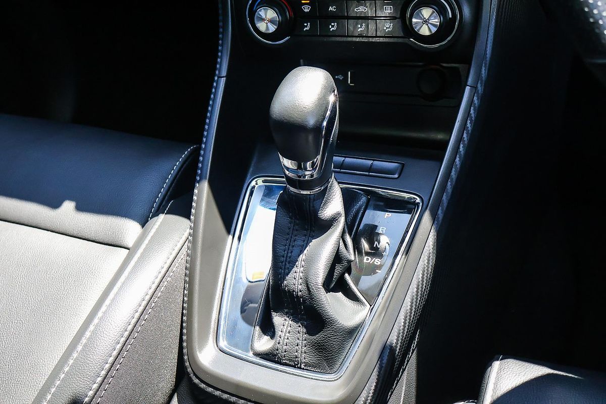 2019 MG ZS Essence AZS1