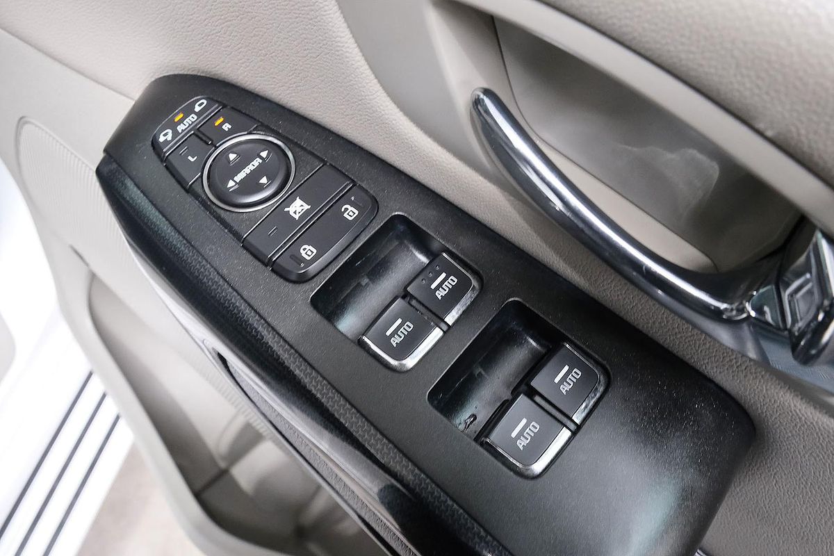 2019 Kia Carnival SLi YP