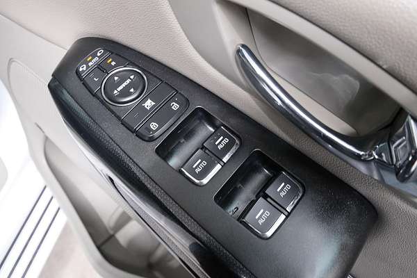 2019 Kia Carnival SLi YP