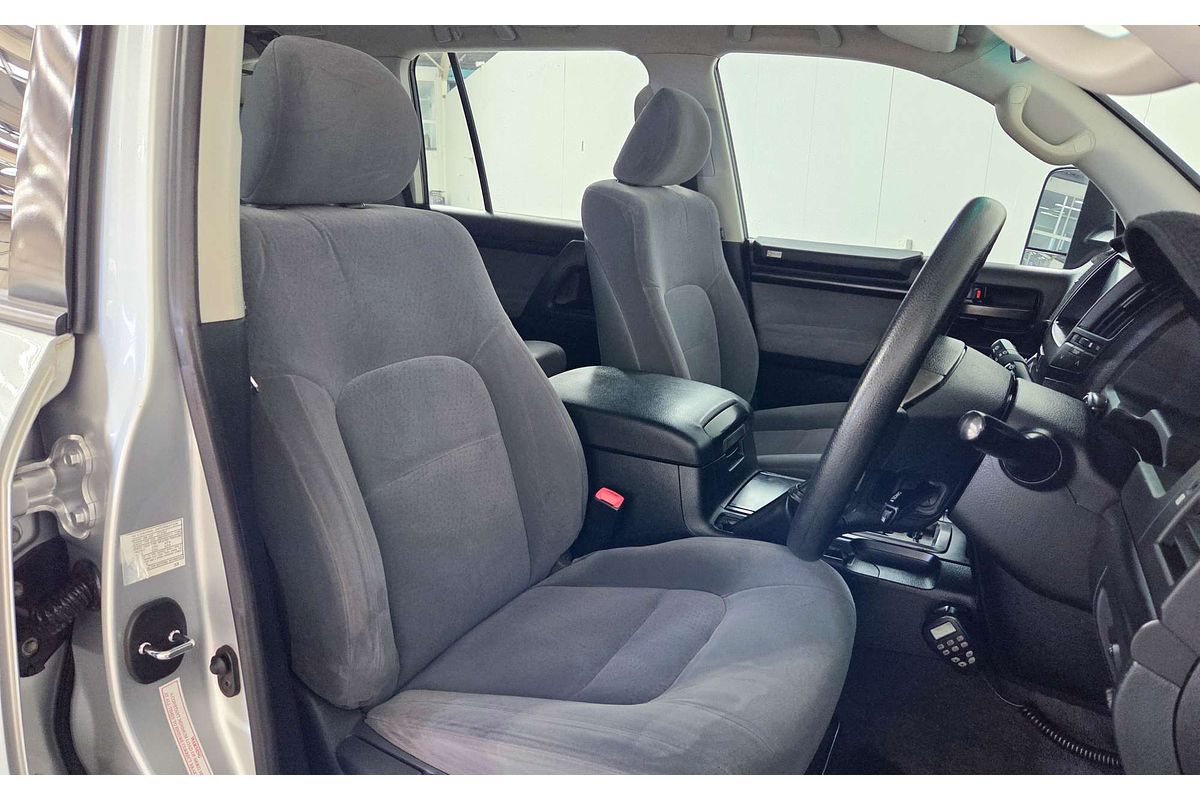 2011 Toyota Landcruiser GXL VDJ200R