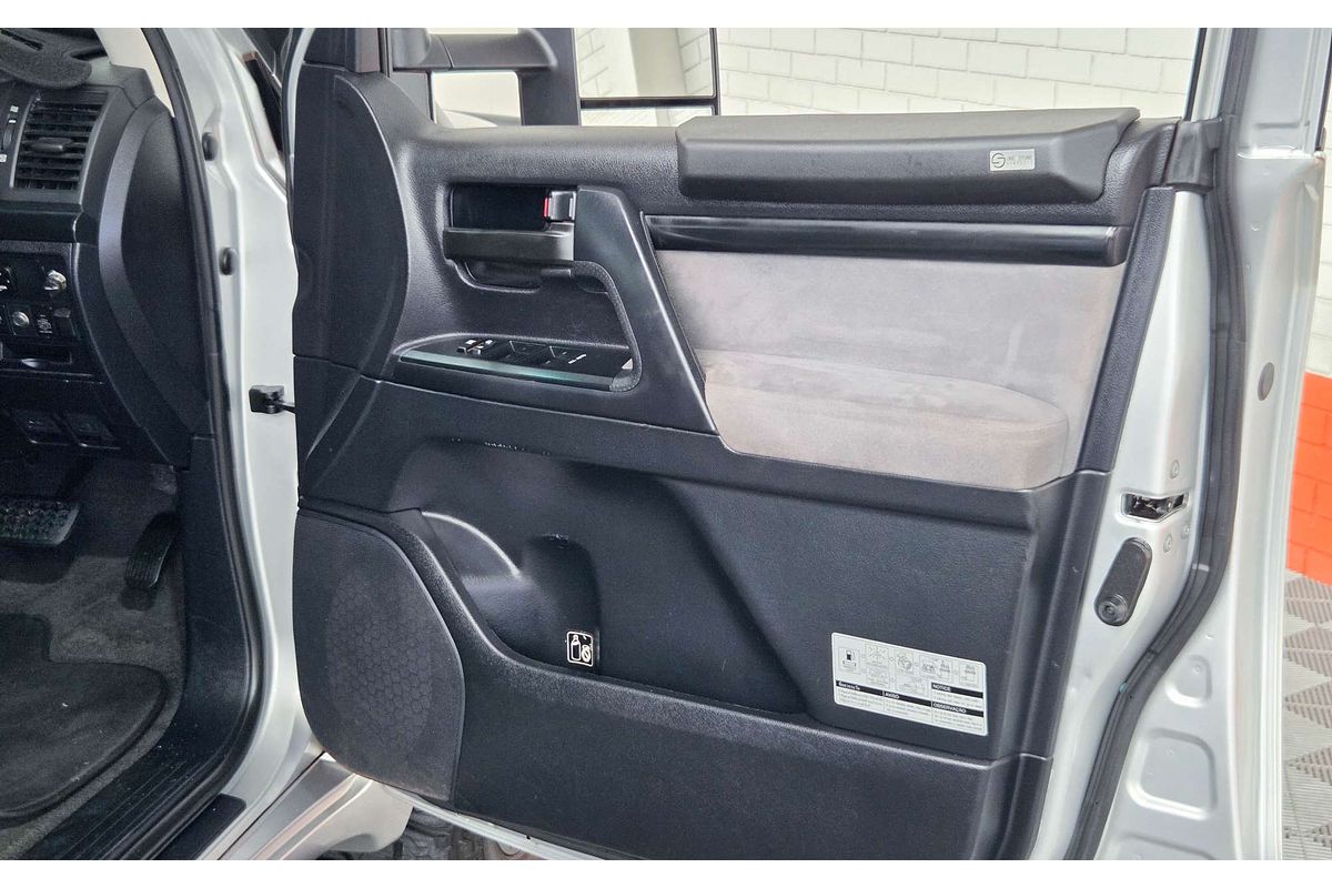 2011 Toyota Landcruiser GXL VDJ200R