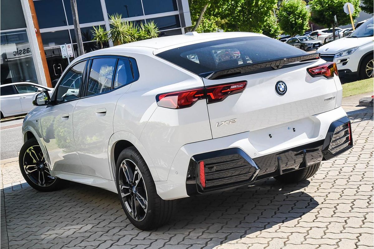 2025 BMW iX2 eDrive20 M Sport U10