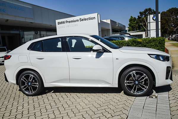 2025 BMW iX2 eDrive20 M Sport U10