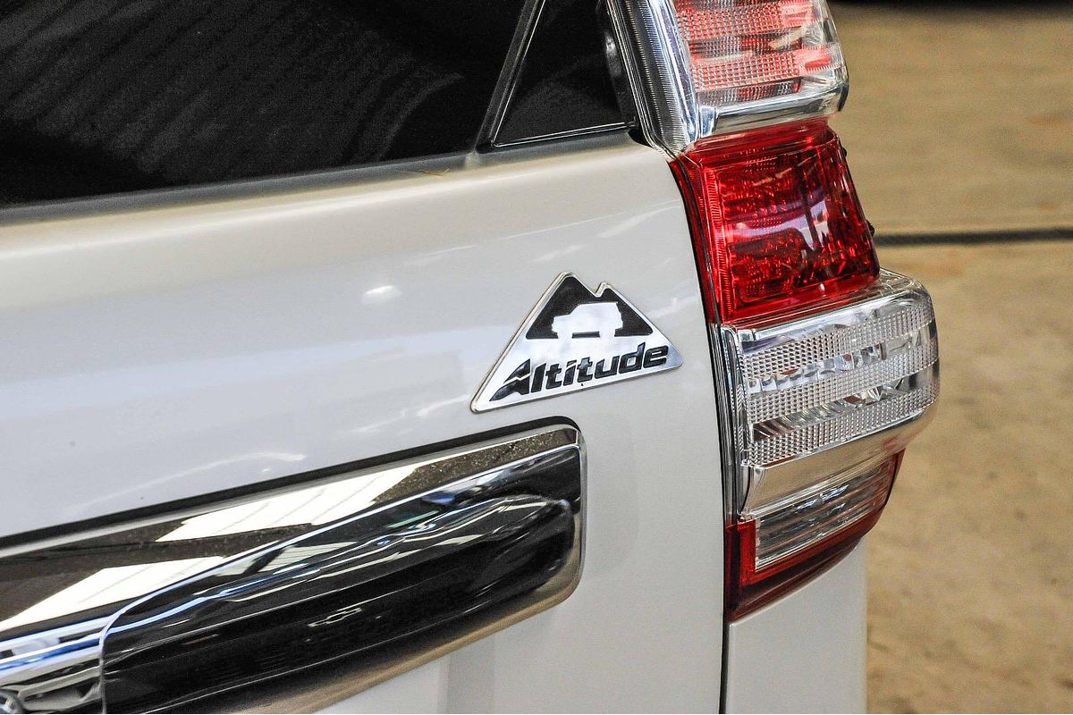 2015 Toyota Landcruiser Prado Altitude KDJ150R