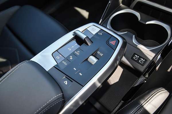 2025 BMW iX2 eDrive20 M Sport U10