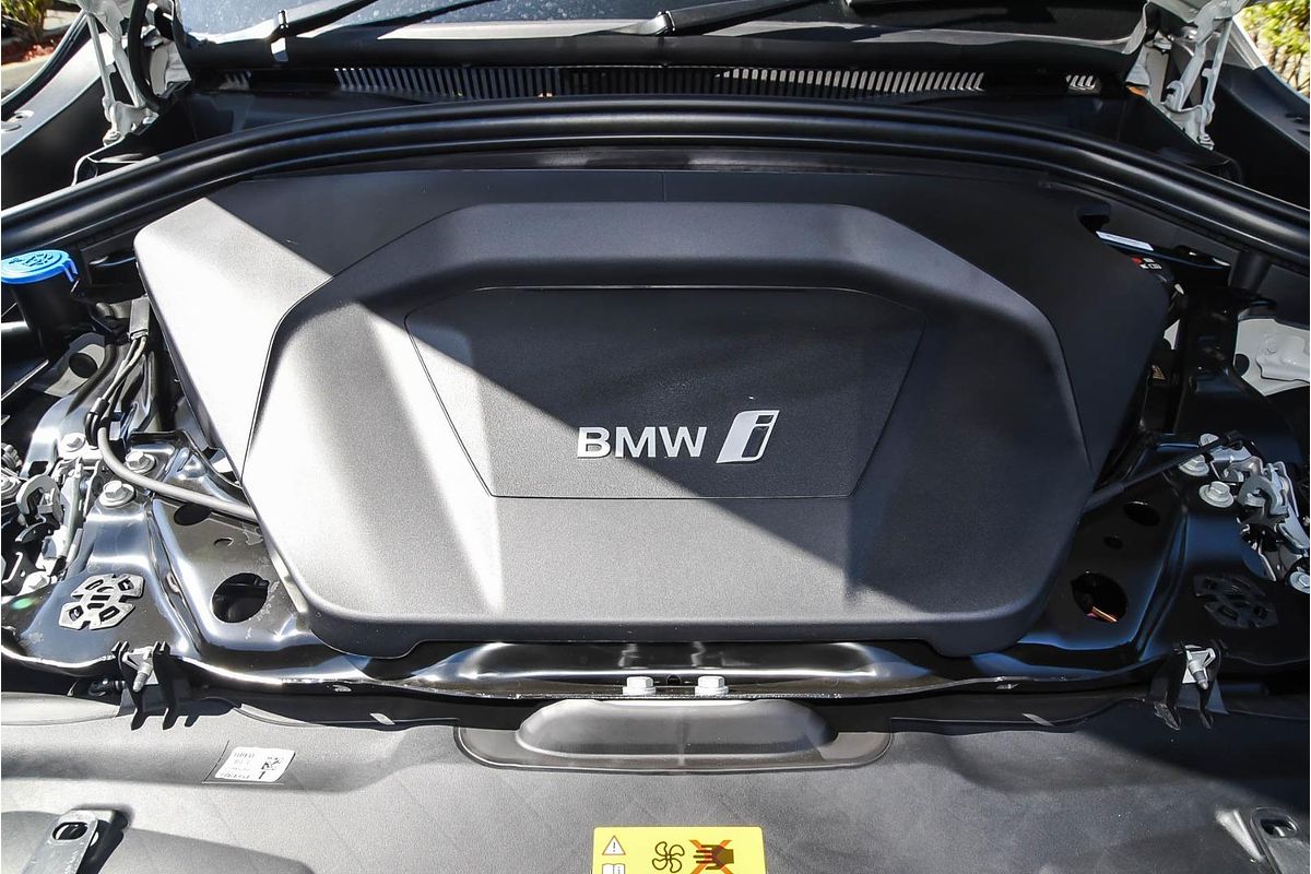 2025 BMW iX2 eDrive20 M Sport U10