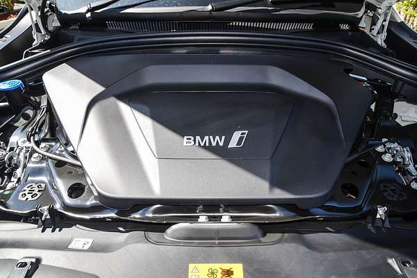 2025 BMW iX2 eDrive20 M Sport U10