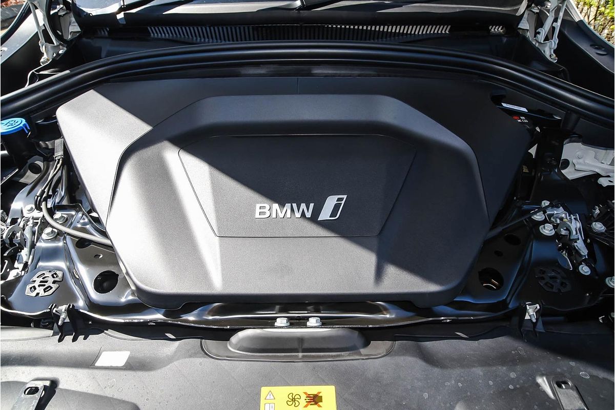 2025 BMW iX2 eDrive20 M Sport U10