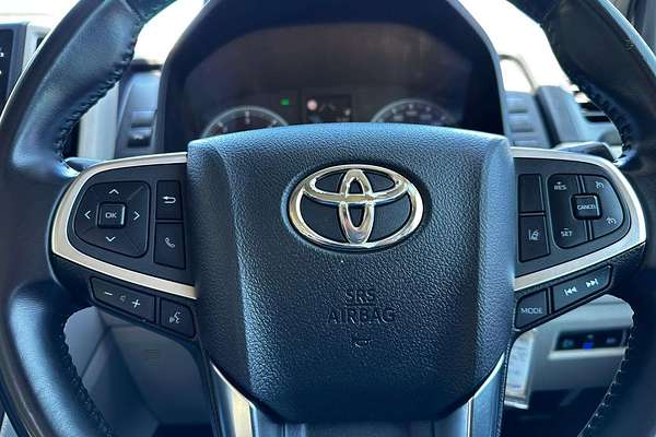 2020 Toyota Hiace Commuter GDH322R ELWB High Roof