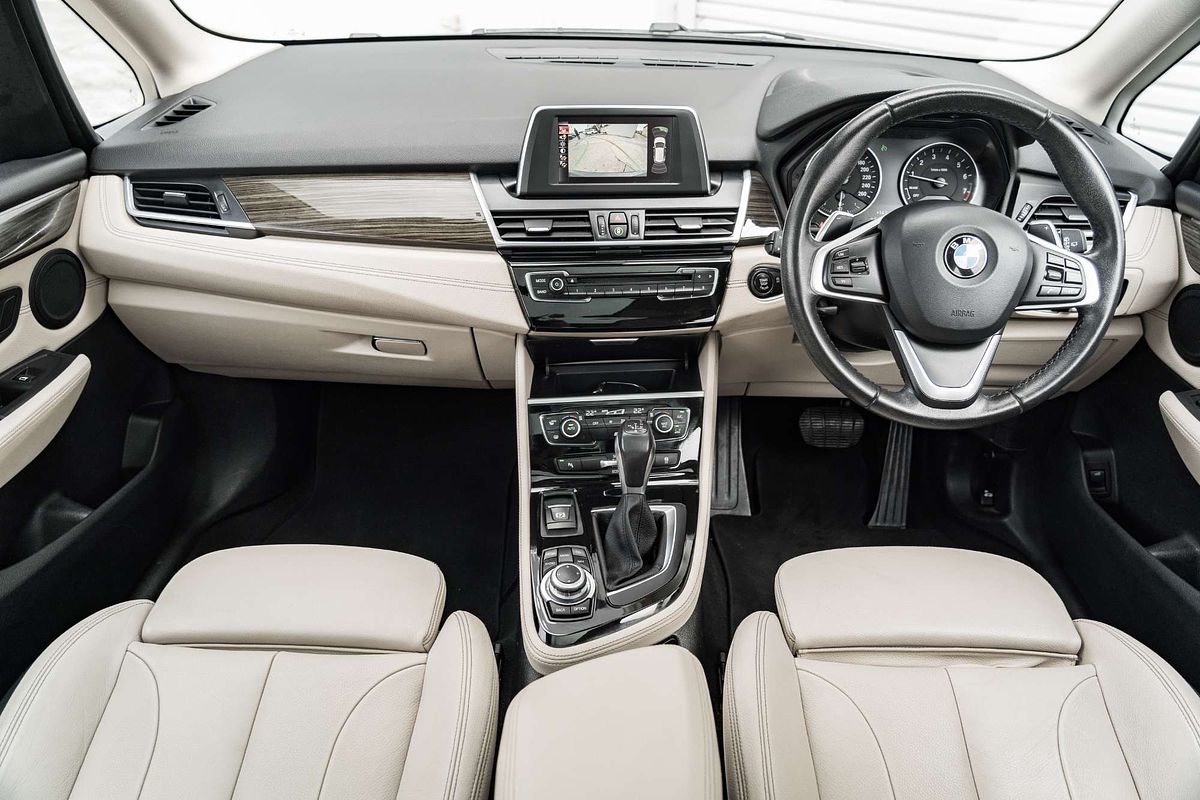 2015 BMW 2 Series 225i Sport Line F45