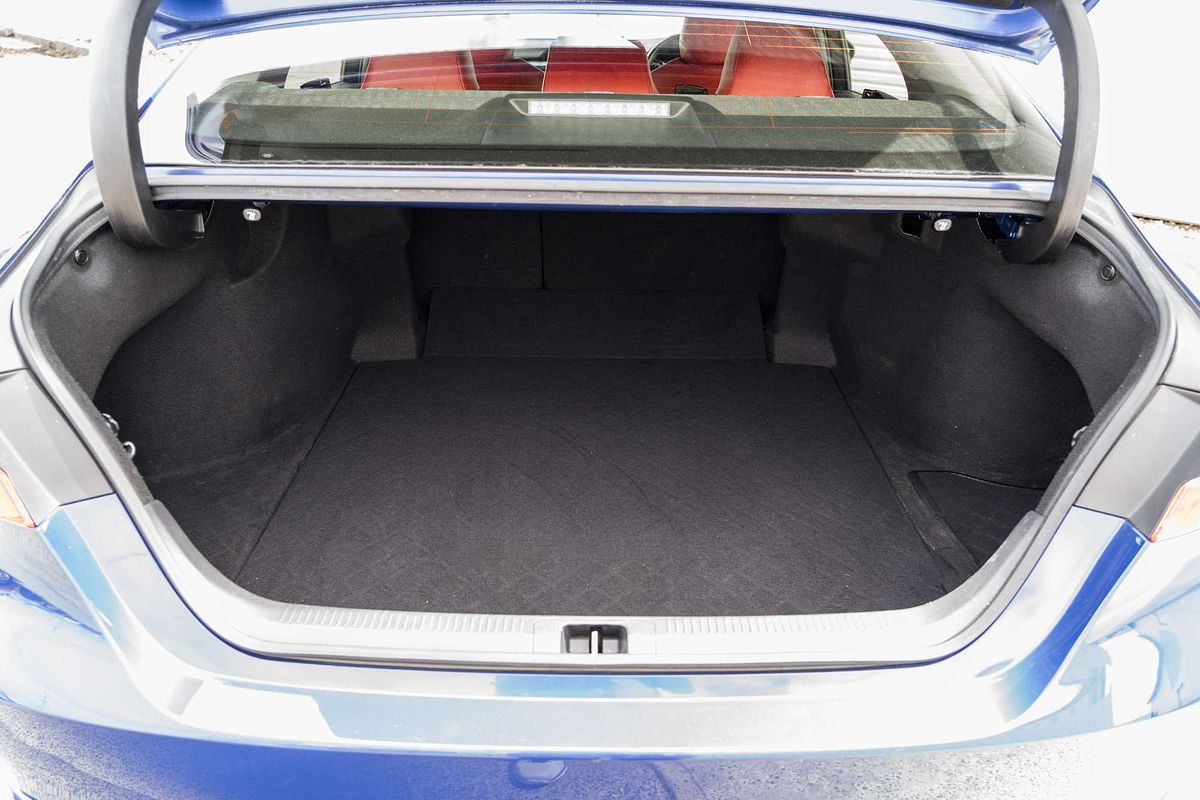 2021 Toyota Camry SX AXVH70R