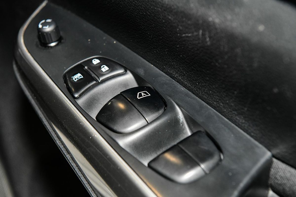 2021 Nissan Navara SL D23 Rear Wheel Drive