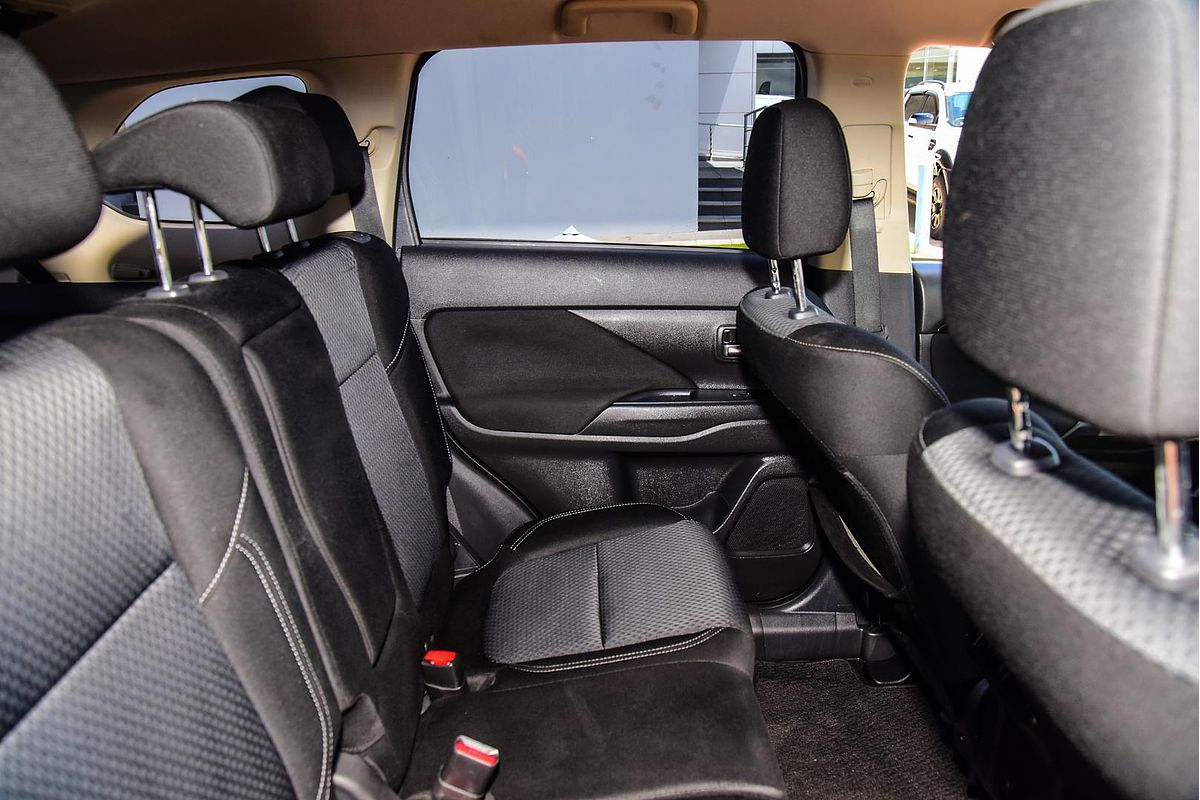 2020 Mitsubishi Outlander ES ZL