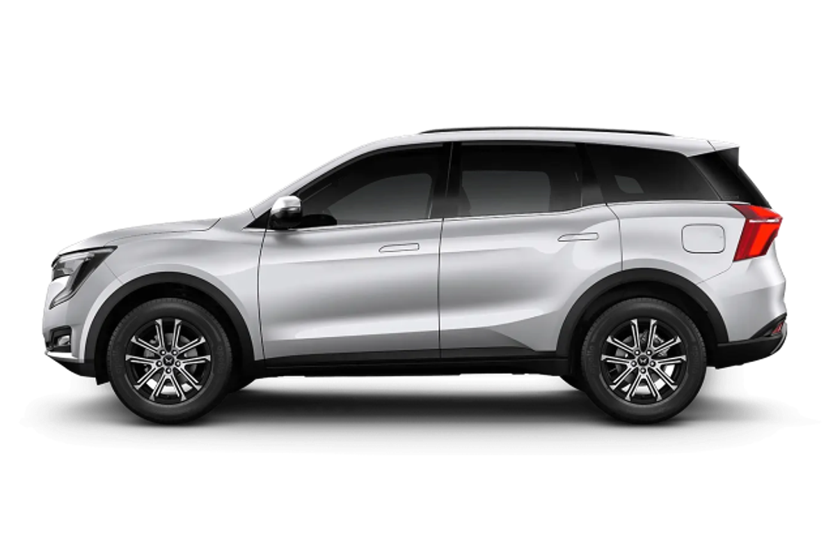 2025 Mahindra XUV700 AX7L