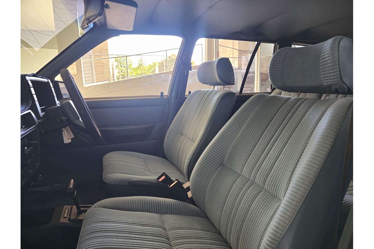 CAMIRA JB SL 1.6L 4Cyl CARB 3 SP AUTOMATIC 4D WAGON 