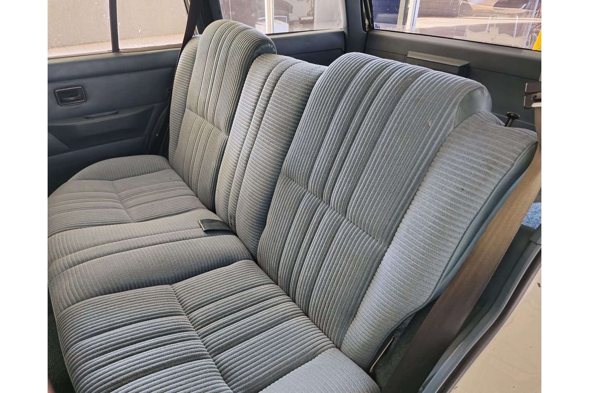 CAMIRA JB SL 1.6L 4Cyl CARB 3 SP AUTOMATIC 4D WAGON 