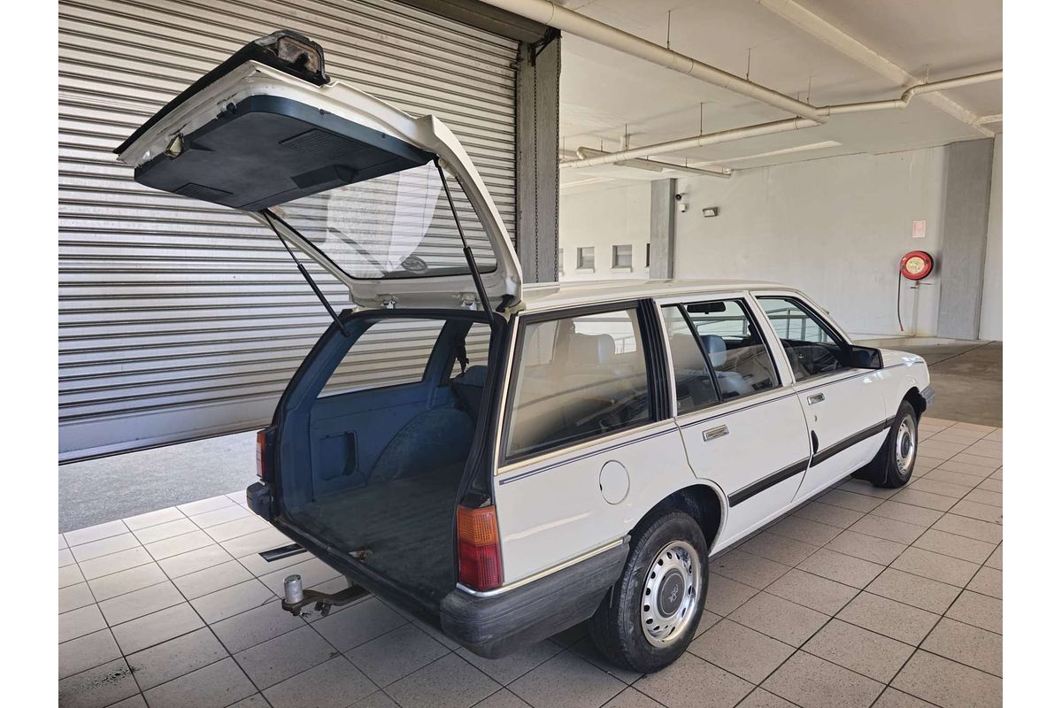 CAMIRA JB SL 1.6L 4Cyl CARB 3 SP AUTOMATIC 4D WAGON 