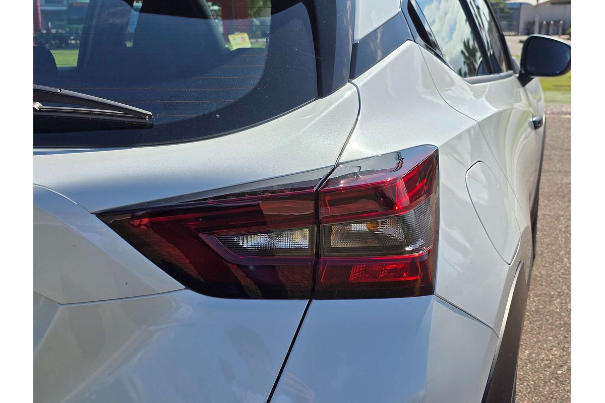 2025 Nissan JUKE ST+ F16