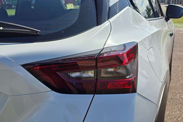 2025 Nissan JUKE ST+ F16