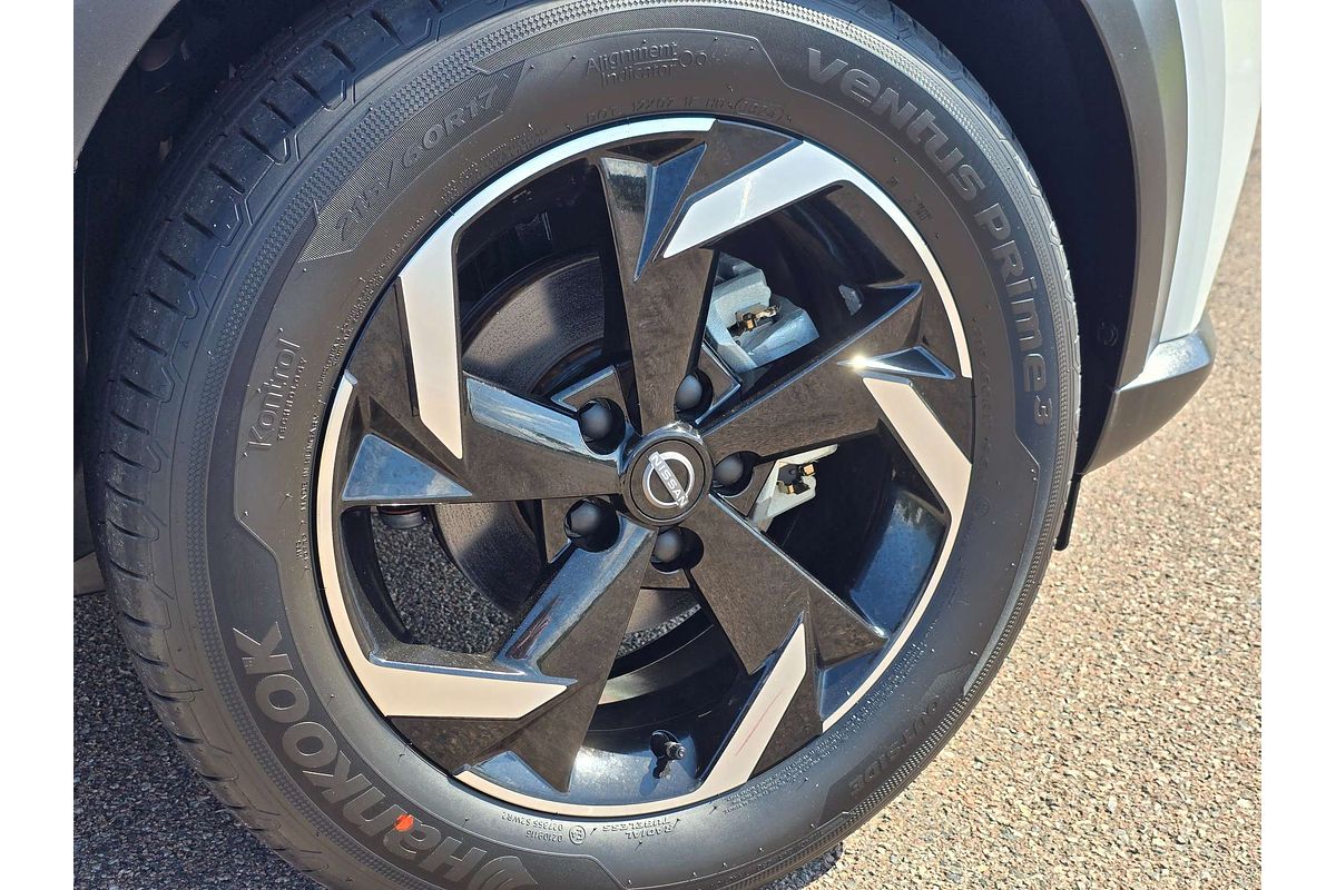 2025 Nissan JUKE ST+ F16