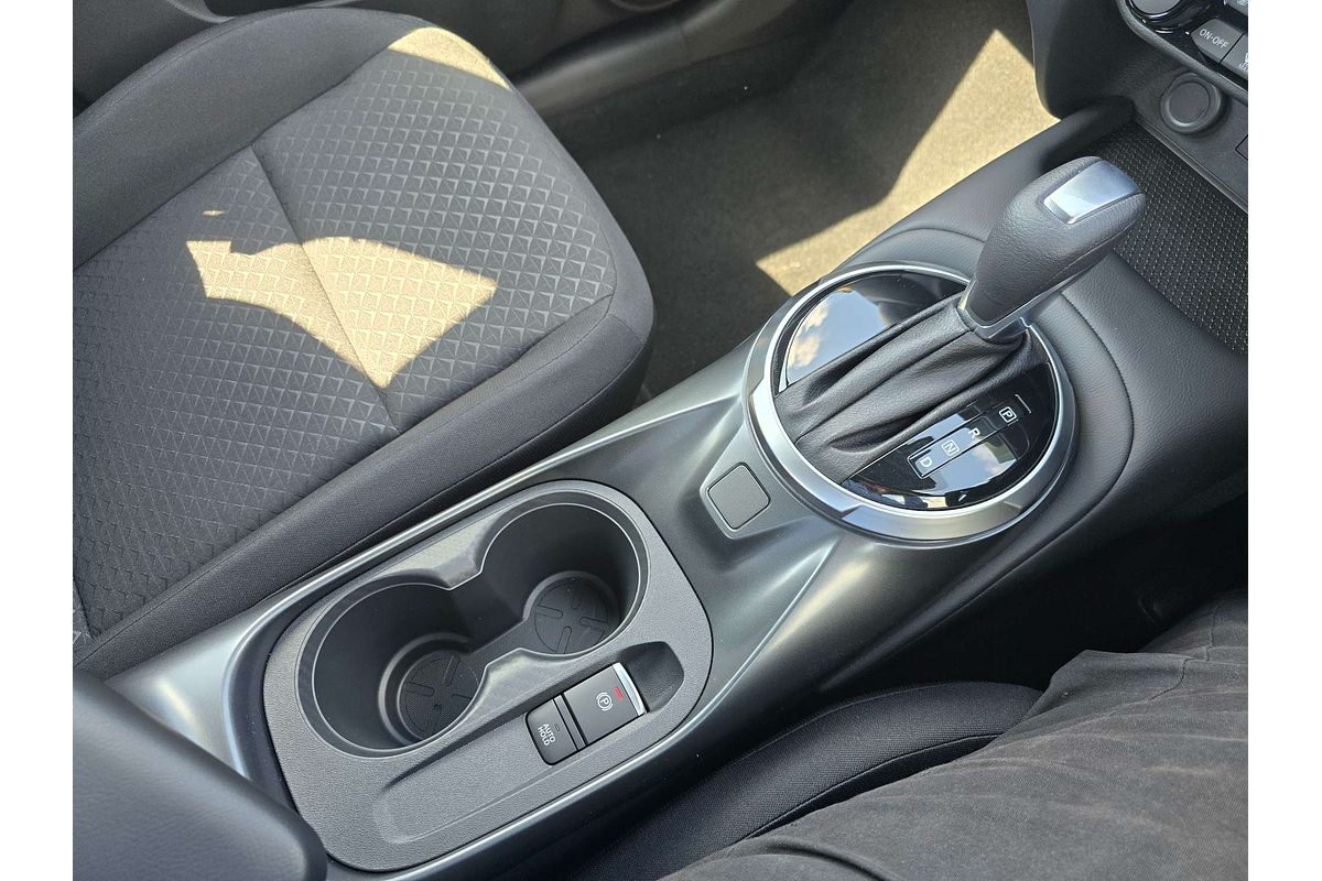 2025 Nissan JUKE ST+ F16