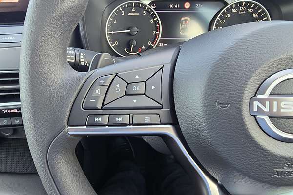 2025 Nissan JUKE ST+ F16