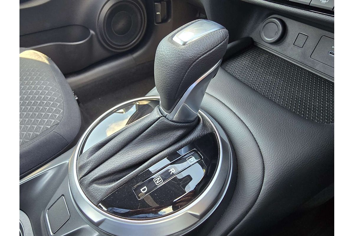 2025 Nissan JUKE ST+ F16