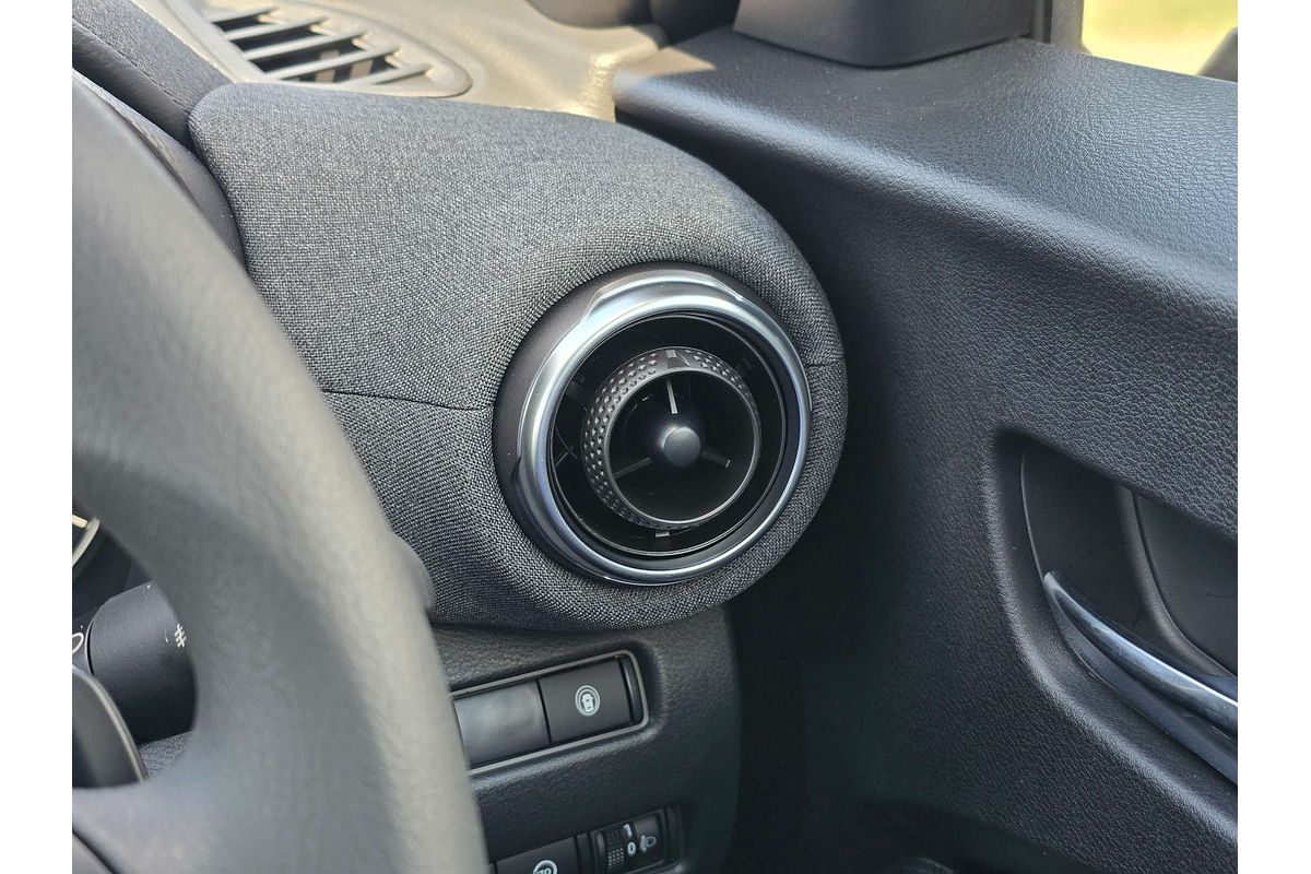 2025 Nissan JUKE ST+ F16