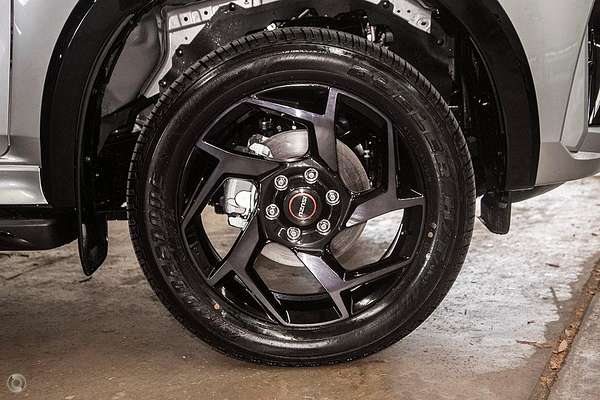 2025 Isuzu MU-X X-TERRAIN