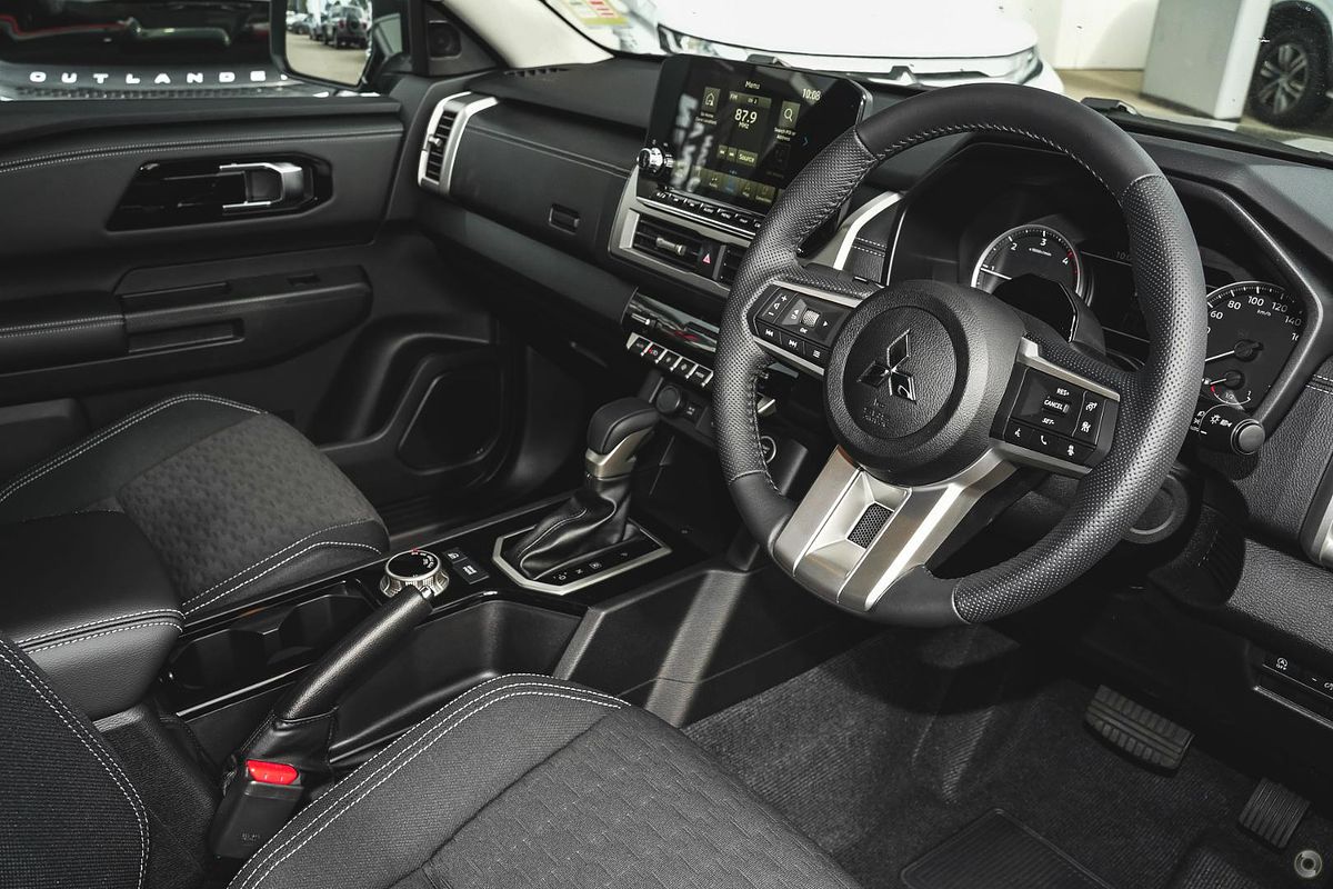 2025 Mitsubishi Triton GLS MV 4X4