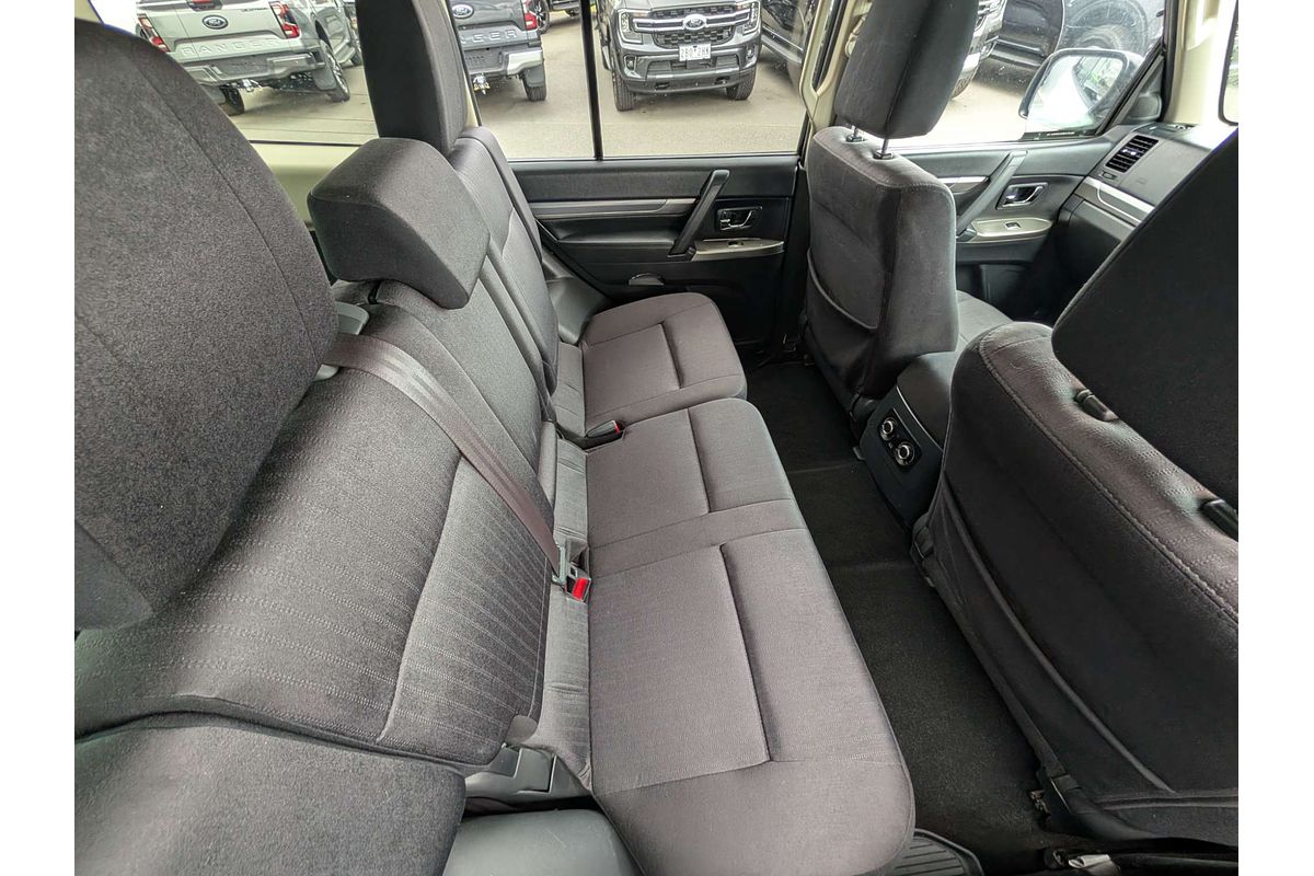 2018 Mitsubishi Pajero GLX NX