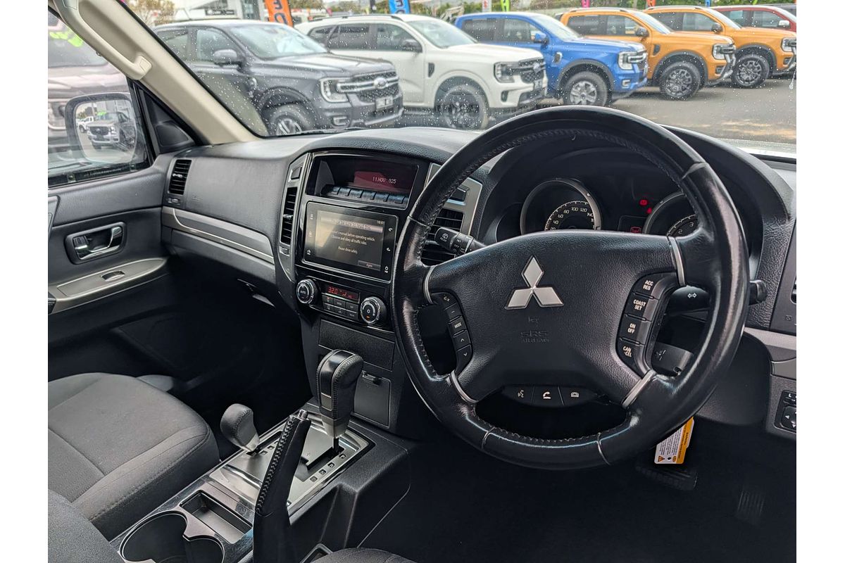 2018 Mitsubishi Pajero GLX NX