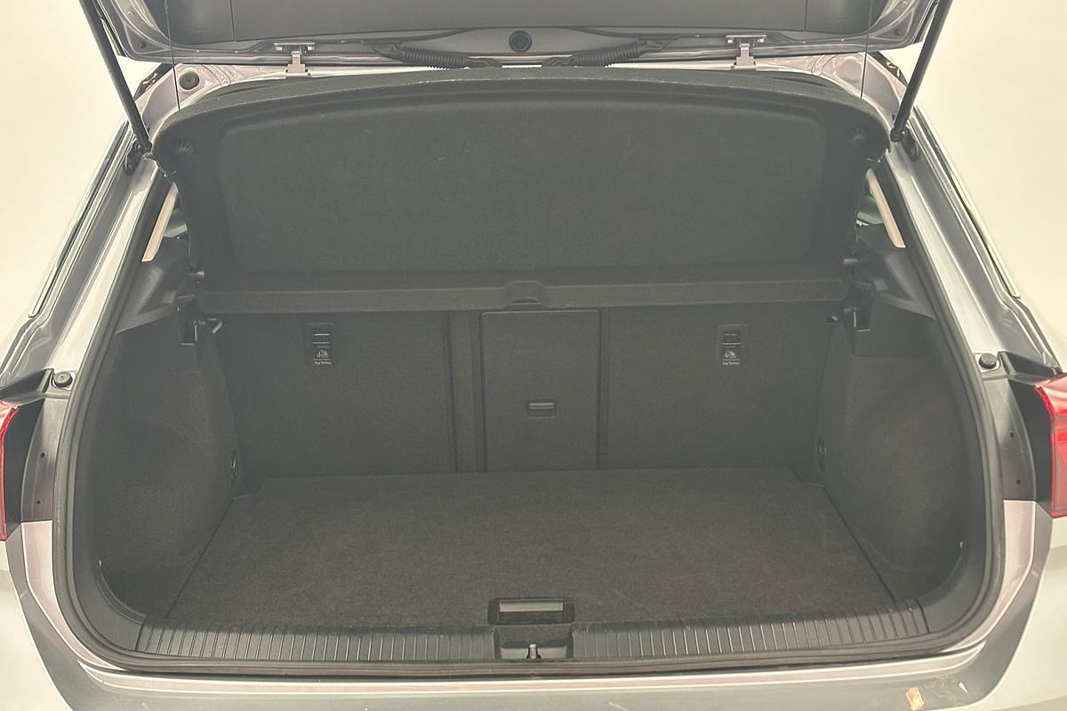 2022 Volkswagen old T-Roc 110TSI Style D11