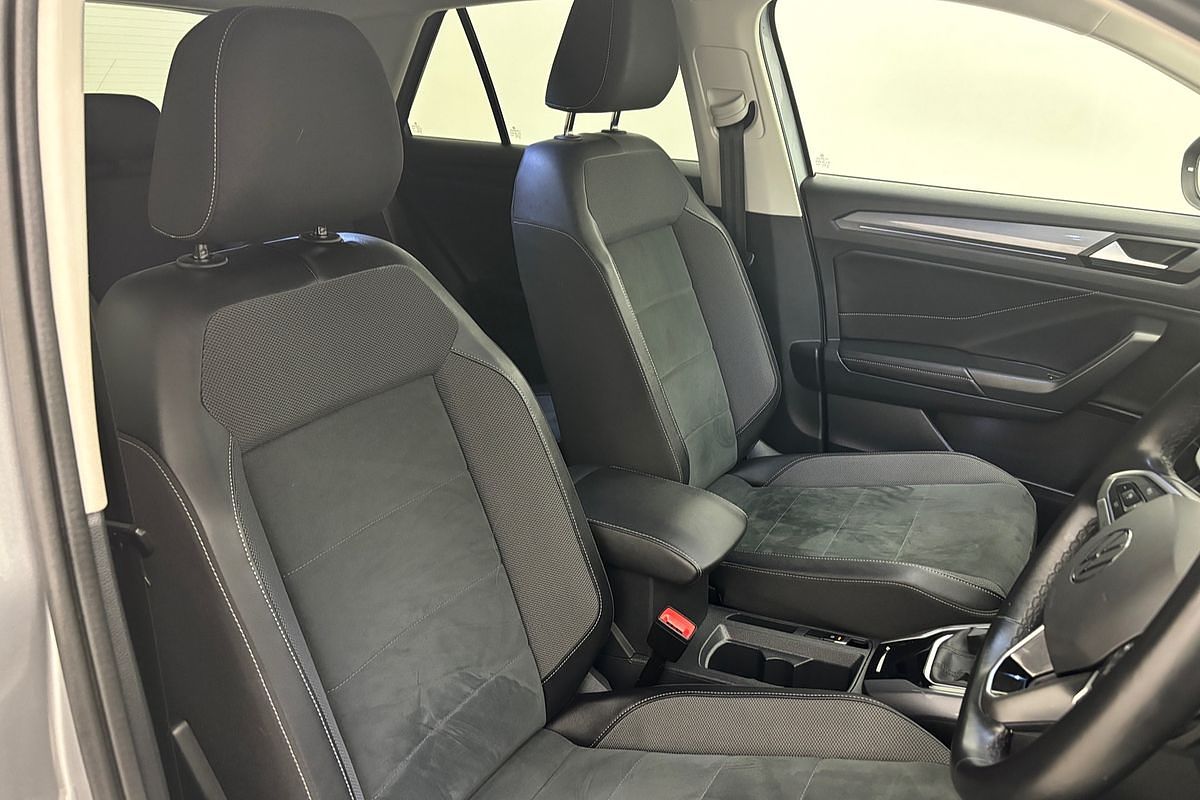 2022 Volkswagen old T-Roc 110TSI Style D11