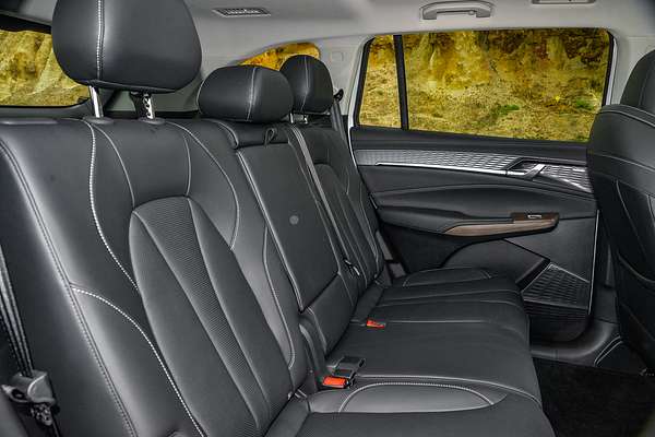 2025 MG QS Essence IS31