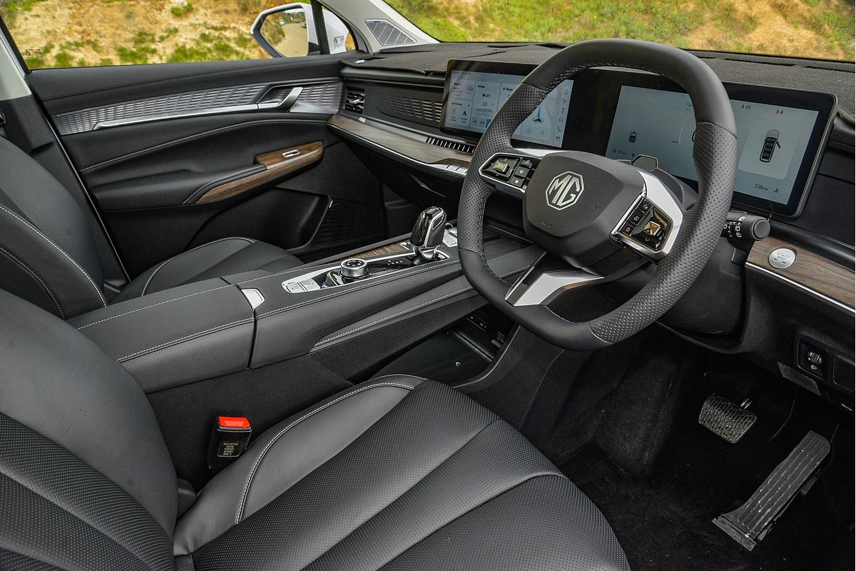 2025 MG QS Essence IS31