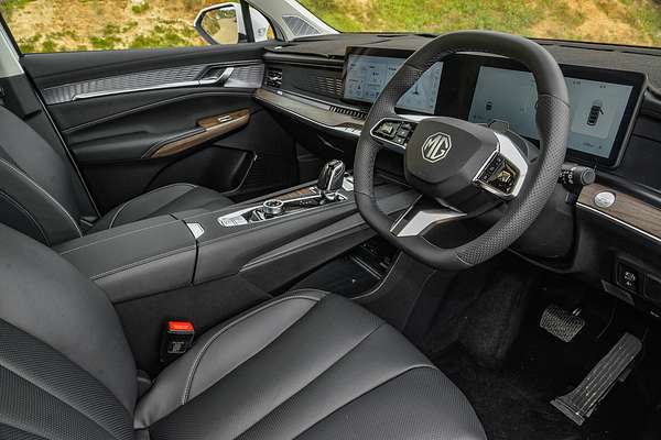 2025 MG QS Essence IS31