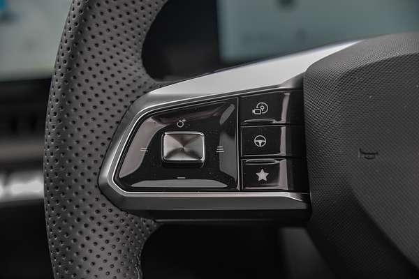 2025 MG QS Essence IS31