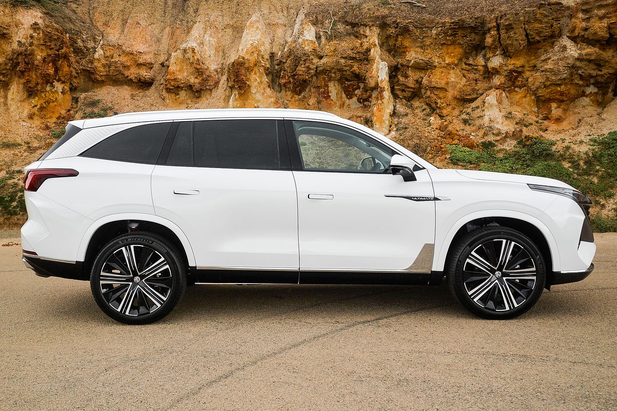 2025 MG QS Essence IS31