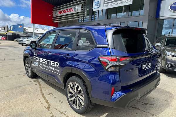 2025 Subaru Forester Hybrid Touring S6