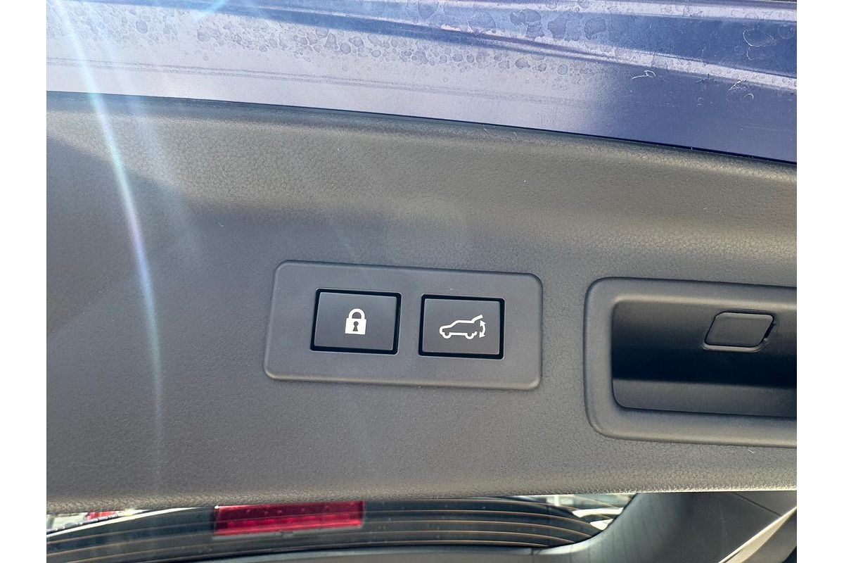 2025 Subaru Forester Hybrid Touring S6