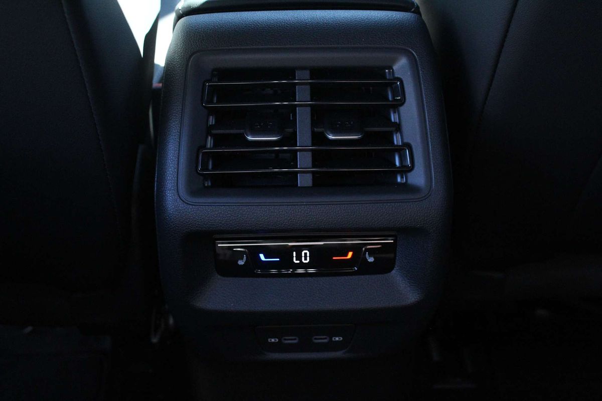 2025 Volkswagen Tayron 195TSI R-Line R4