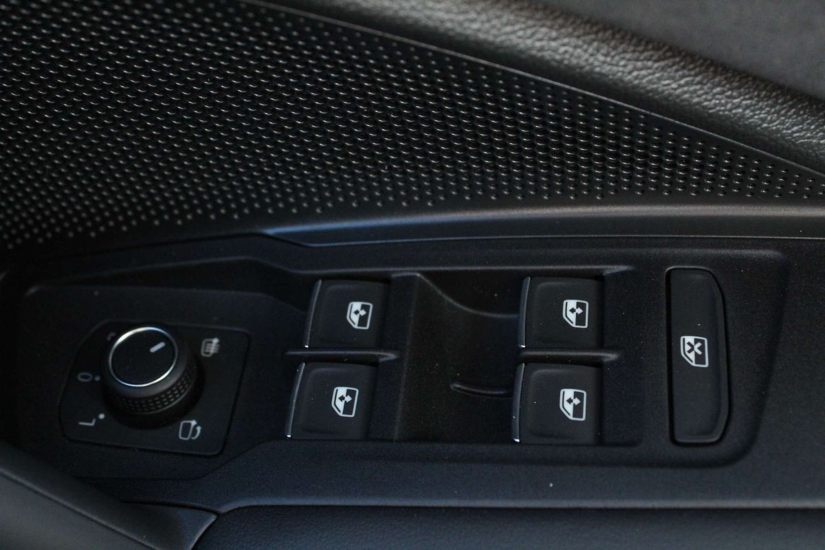 2025 Volkswagen Tayron 195TSI R-Line R4