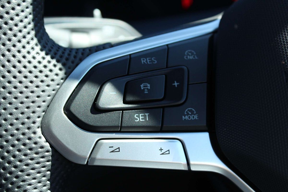 2025 Volkswagen Tayron 195TSI R-Line R4