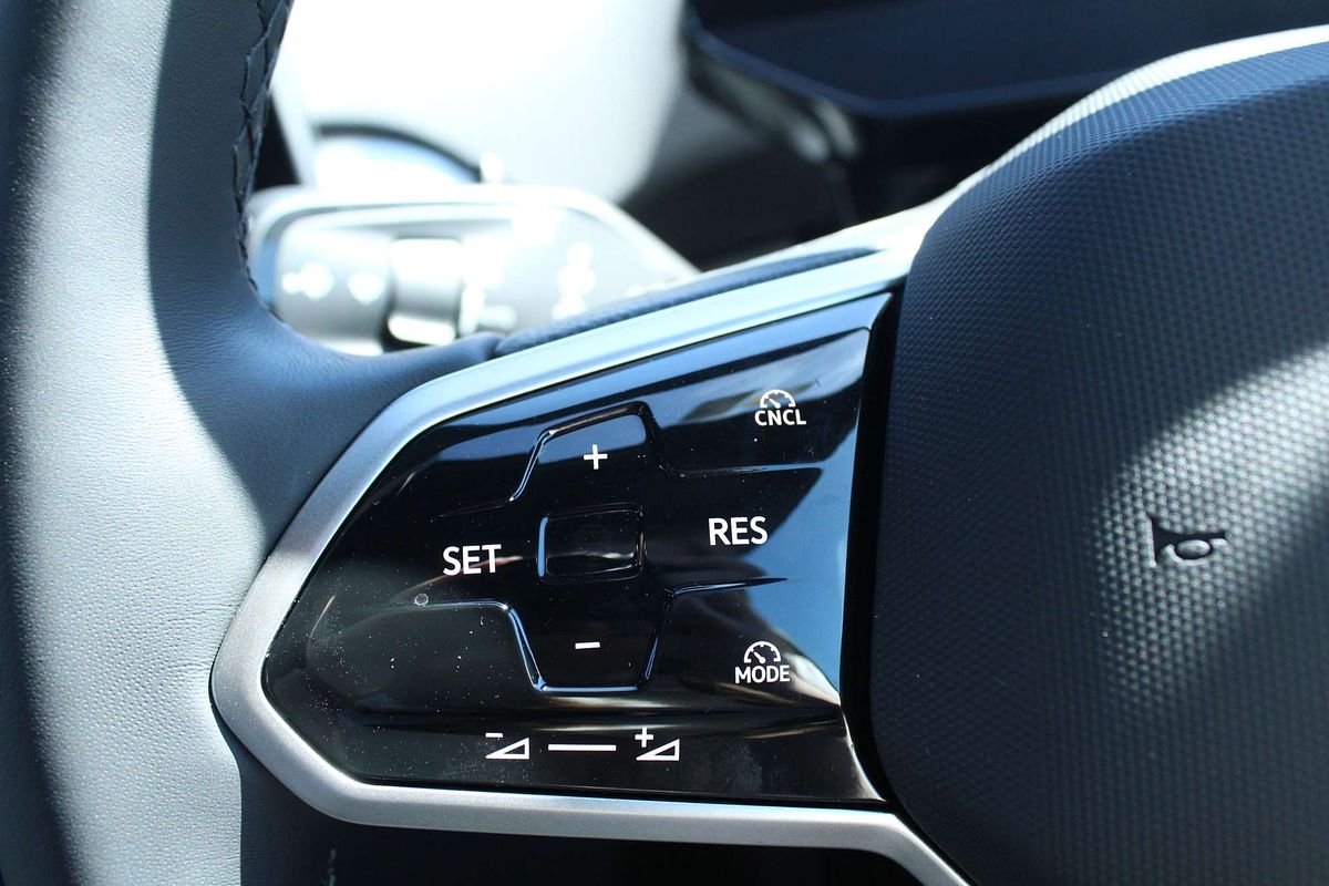 2025 Volkswagen ID.4 Pro E2