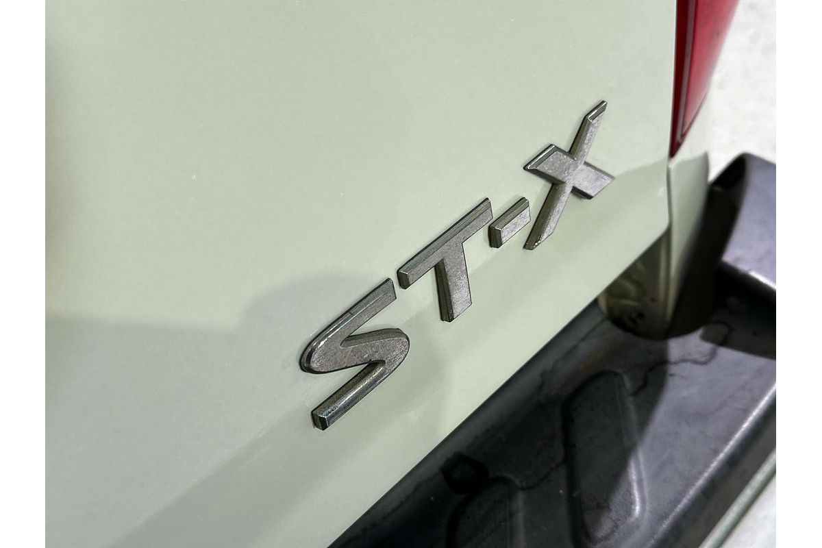 2017 Nissan Navara ST-X D23 Series 2 4X4