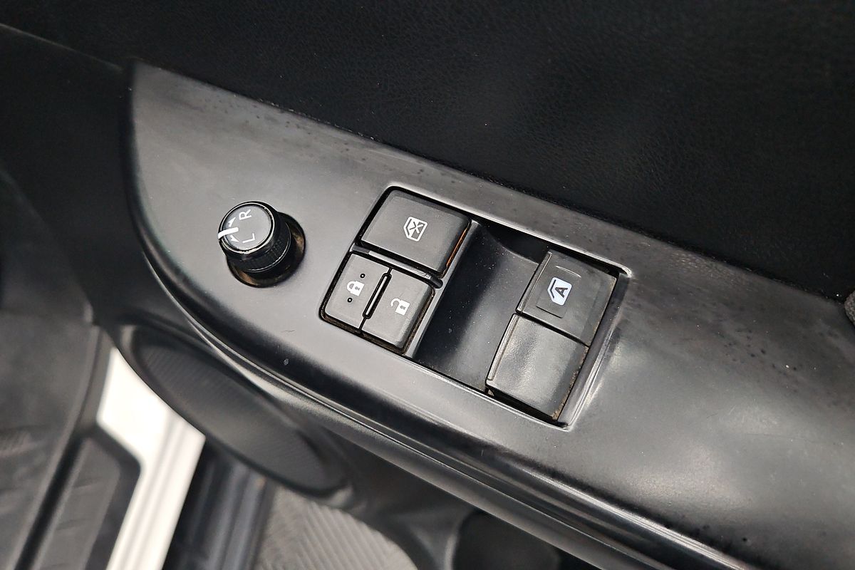 2019 Toyota Hilux SR GUN126R 4X4